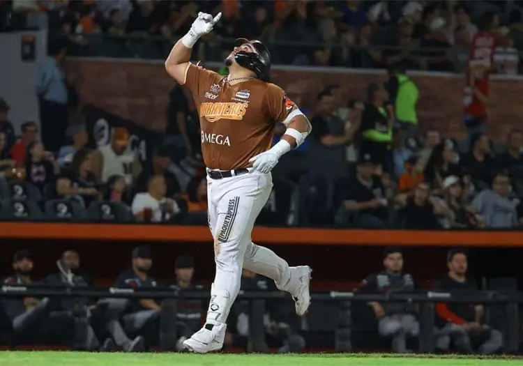 Rub&eacute;n Ibarra pega su cuarto jonr&oacute;n y Naranjeros cortan mala racha