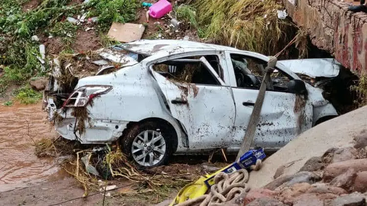 Dos muertos y graves inundaciones deja tormenta en Guaymas y Empalme