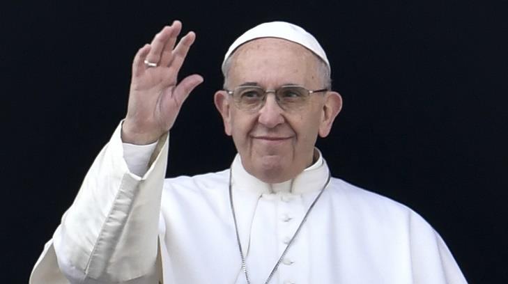 Internan al Papa Francisco por infección pulmonar