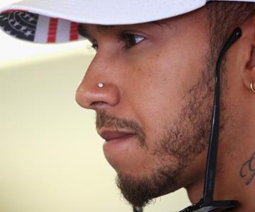 Lewis Hamilton manda indirecta a Red Bull