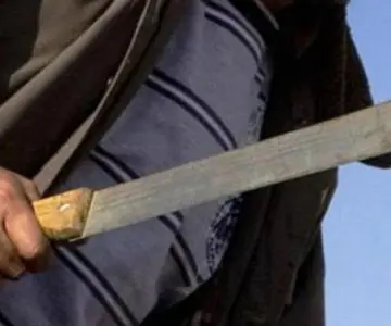 Aprehenden a sujeto armado con machete en parque público de Villas del Real