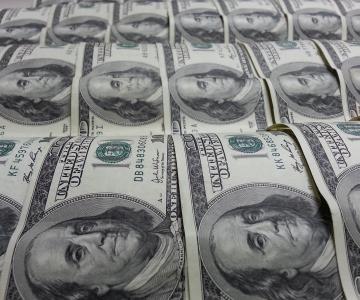 Precio del dólar abre en 17.80 pesos al mayoreo este martes