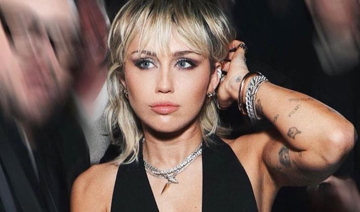 Miley Cyrus inicia el 2022 con nuevo novio