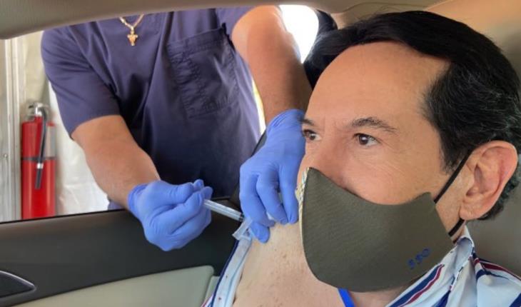 Pepillo Origel es criticado por vacunarse contra el Covid
