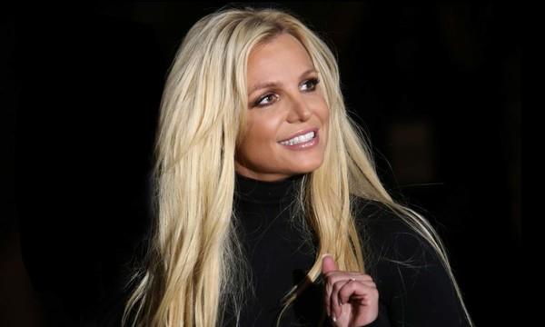 Sufre Britney revés en proceso para destituir su padre de la tutela