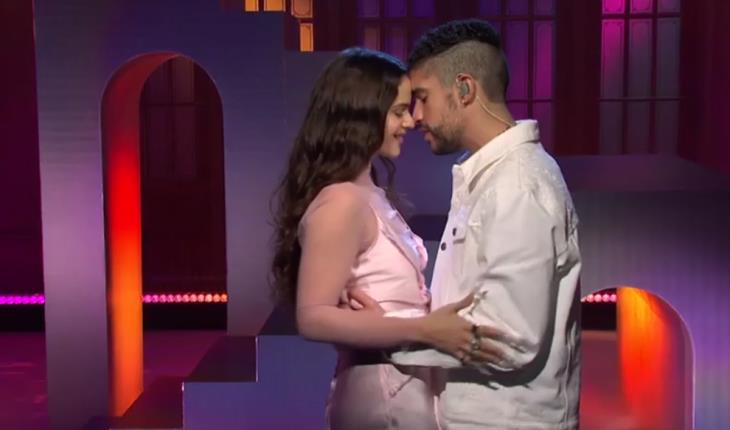 Rosalía y Bad Bunny cantan en SNL en español