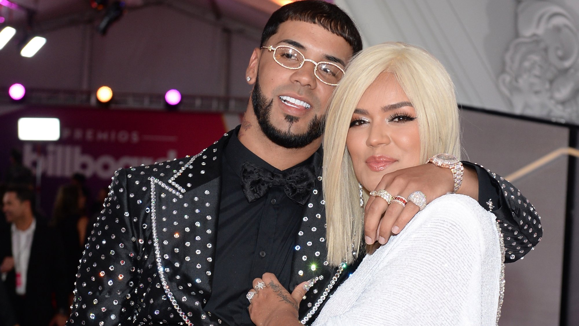 A Anuel AA se le escapó decir que está soltero