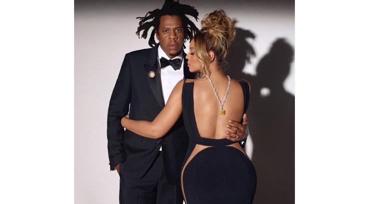 Beyoncé y Jay Z demuestran su amor para Tiffany