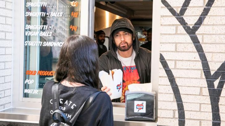 Eminem abre su propio restaurante; ¿ya sabes qué tipo de comida vende?