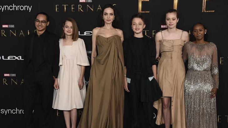 Angelina Jolie y sus hijos sorprenden en la alfombra roja de Eternals