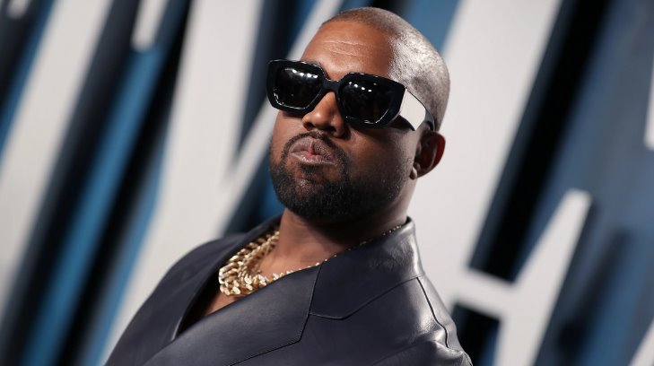 ¿Ya superó a Kim? Kanye West se pone romántico con Julia Fox