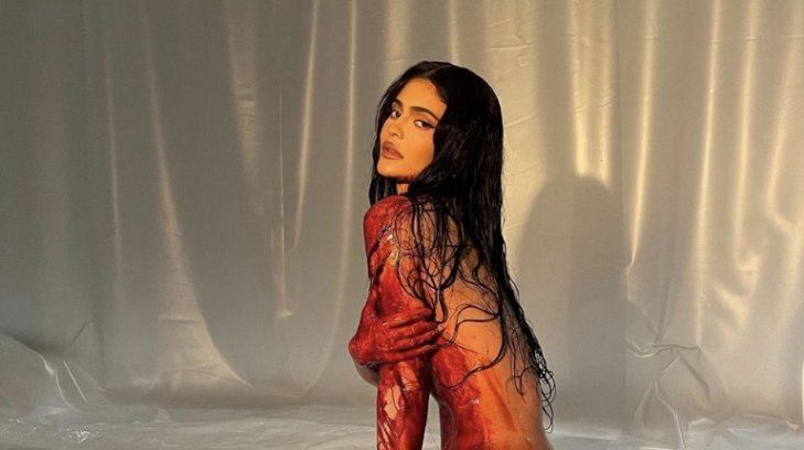 ¡Terror! Kylie Jenner posa bañada en sangre, ¿a qué se debe?