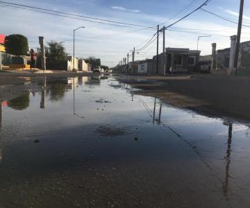 Meses tienen los vecinos reportando las fugas interminables y nadie les hace caso