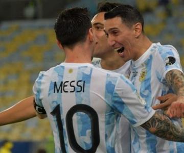Messi y Di María dan un triunfo más a Argentina