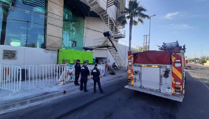 Planta eléctrica genera incendio en edificio de la antigua Banca Cremi