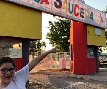 Luis Elí y su familia dan vida a la entrada de La Sauceda